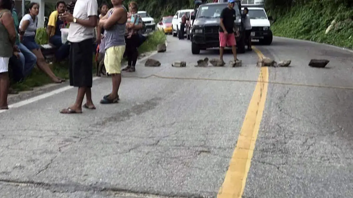 Bloqueo de carretera pinotepa